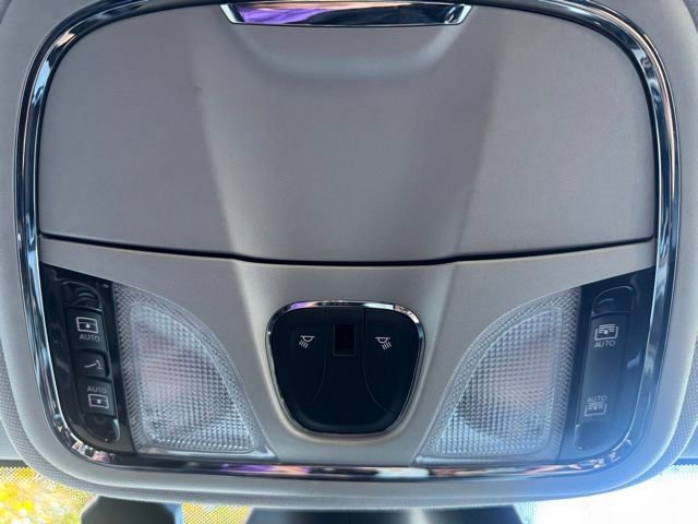 Used 2022 Jeep Cherokee Limited image 45