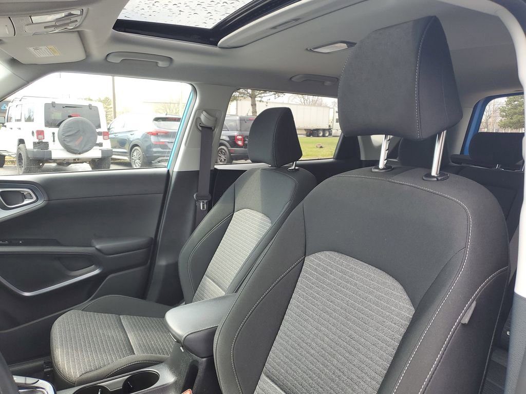 Certified 2023 Kia Soul EX image 11