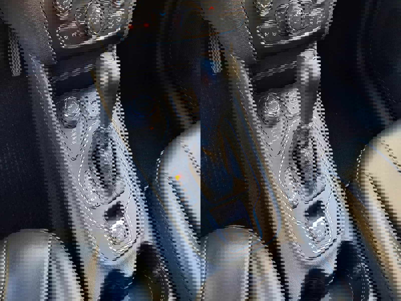 Used 2019 Jeep Cherokee Latitude Plus w/ Cold Weather Group image 12