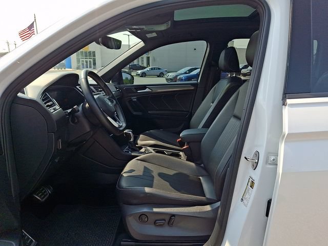 Used 2023 Volkswagen Tiguan SE R-Line AWD/4WD image 13