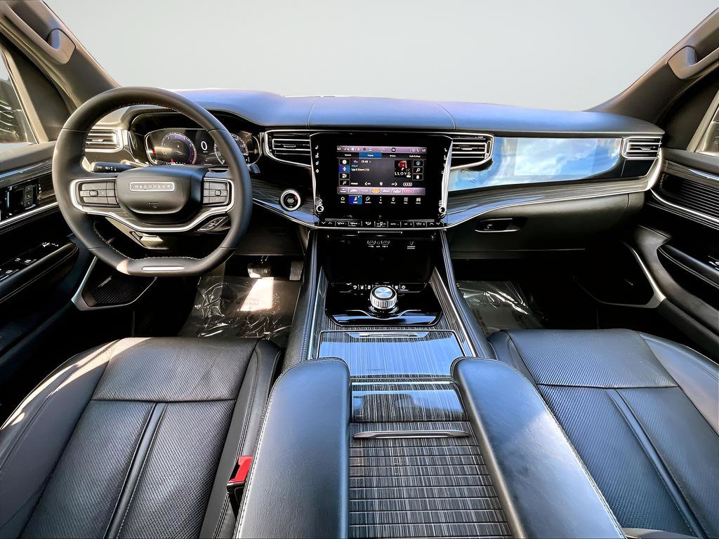 Used 2022 Jeep Wagoneer Series III w/ Flexible Seating Group image 11