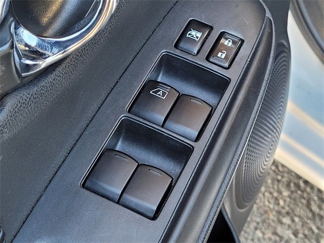 Used 2015 Nissan Versa Note SV image 17