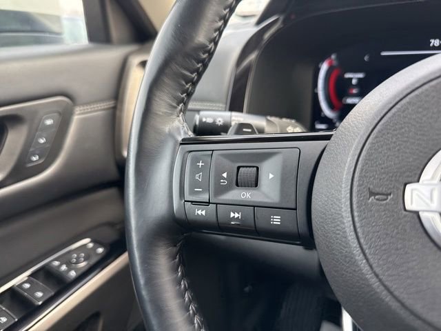 Used 2024 Nissan Pathfinder Platinum image 32