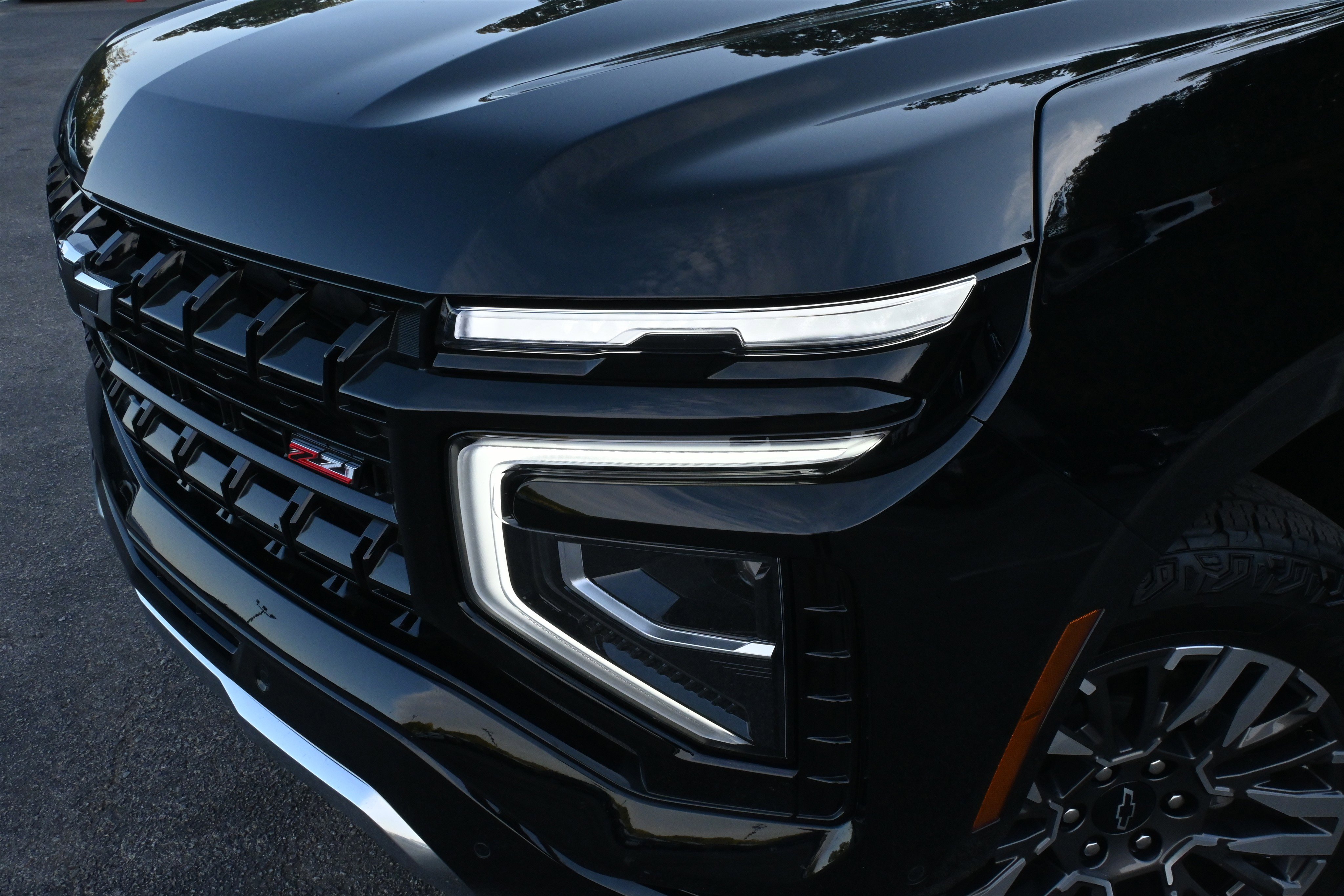 Used 2025 Chevrolet Tahoe Z71 w/ Comfort Package image 13