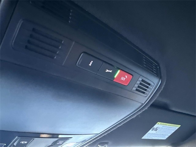 Certified 2022 Volkswagen Tiguan SE R-Line image 24