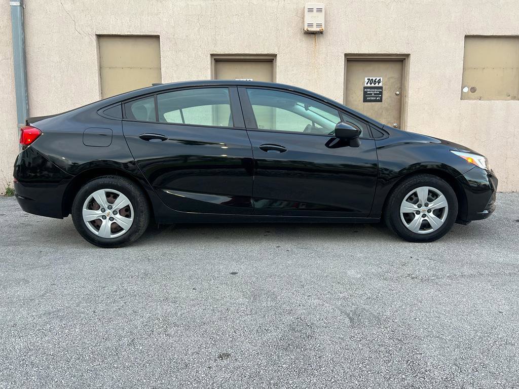 Used 2018 Chevrolet Cruze LS FWD image 15