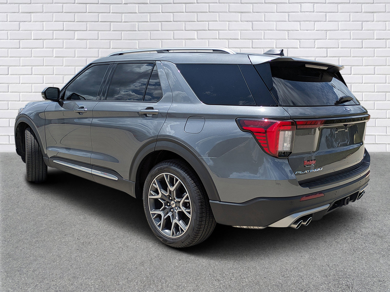 Used 2025 Ford Explorer Platinum w/ Ultimate Package AWD/4WD image 3