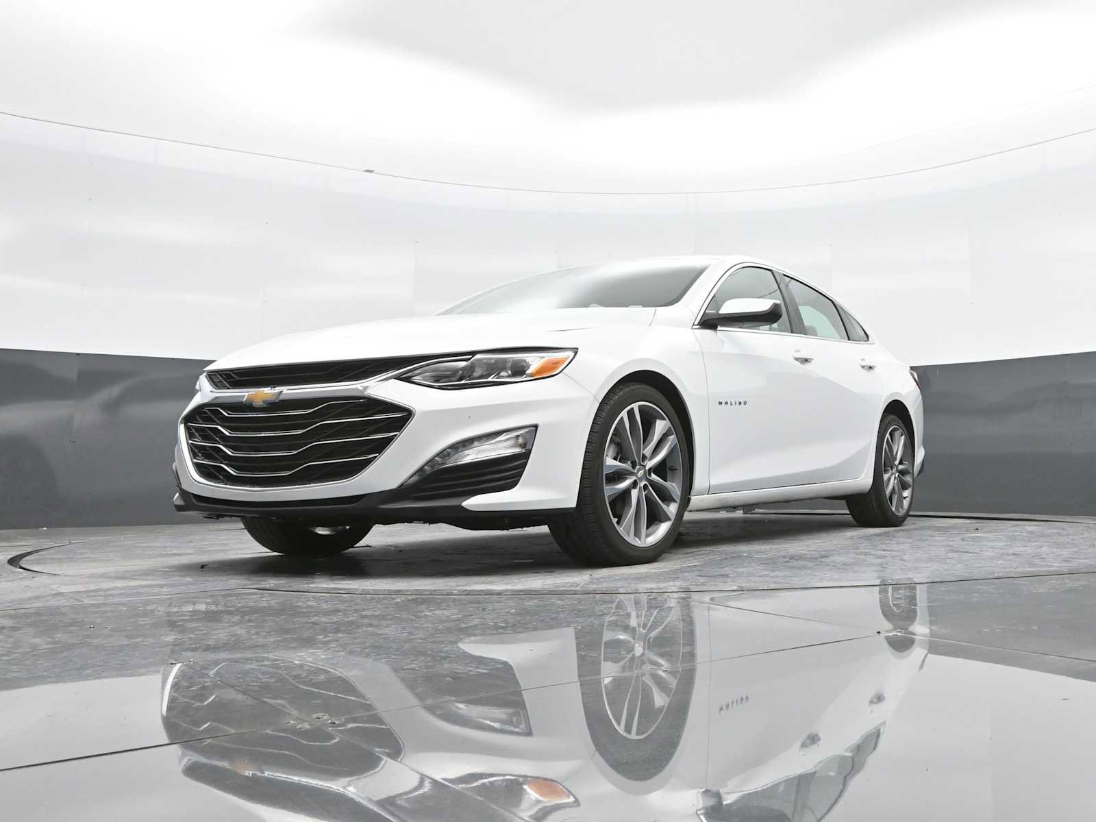 Used 2024 Chevrolet Malibu LT image 39