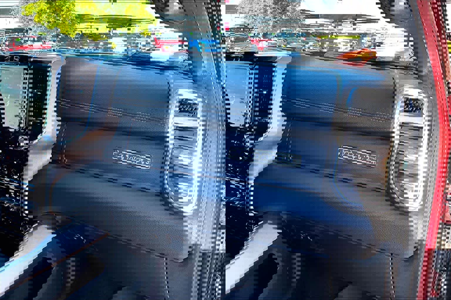 Used 2019 RAM 2500 Laramie AWD/4WD image 18