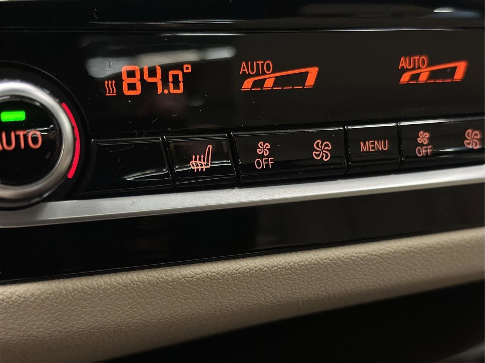 Used 2018 BMW 540i xDrive image 37