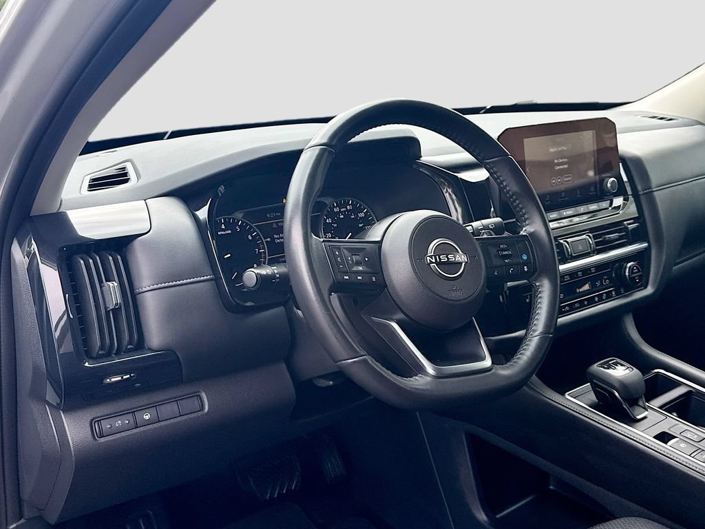 Certified 2024 Nissan Pathfinder SV FWD image 24
