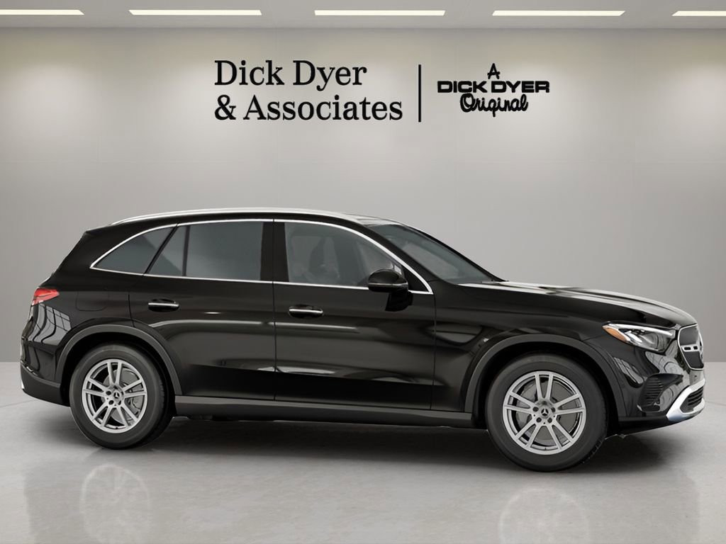 Used 2025 Mercedes-Benz GLC 300 GLC 300 image 3