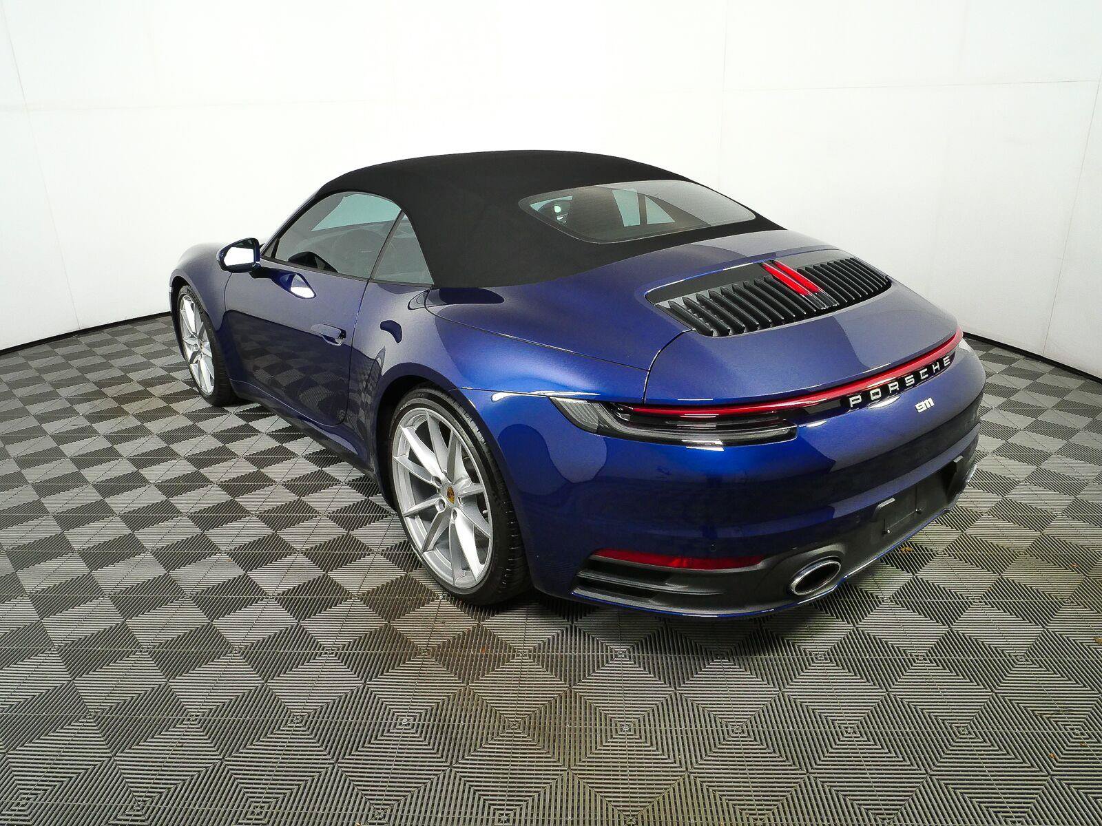 Certified 2023 Porsche 911 Carrera RWD image 3