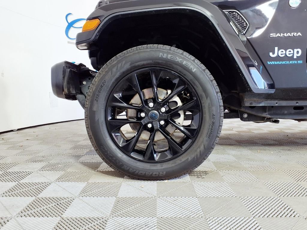 Used 2024 Jeep Wrangler Unlimited Sahara AWD/4WD image 7