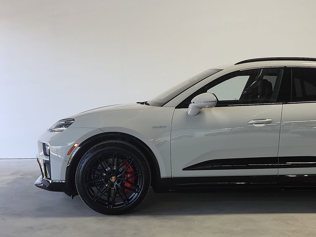 New 2026 Porsche Macan GTS Electric AWD/4WD image 6