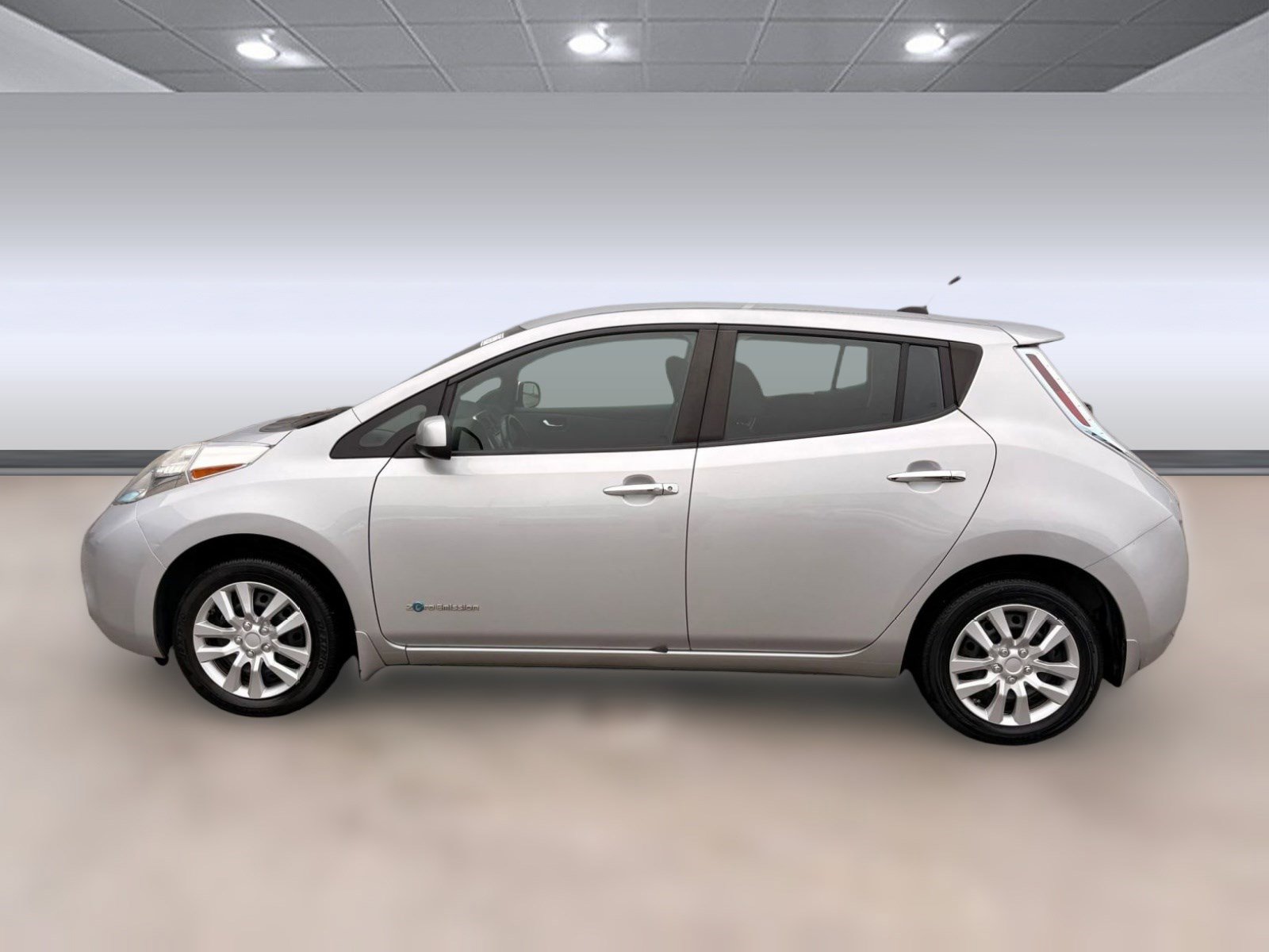 Used 2013 Nissan Leaf S image 2