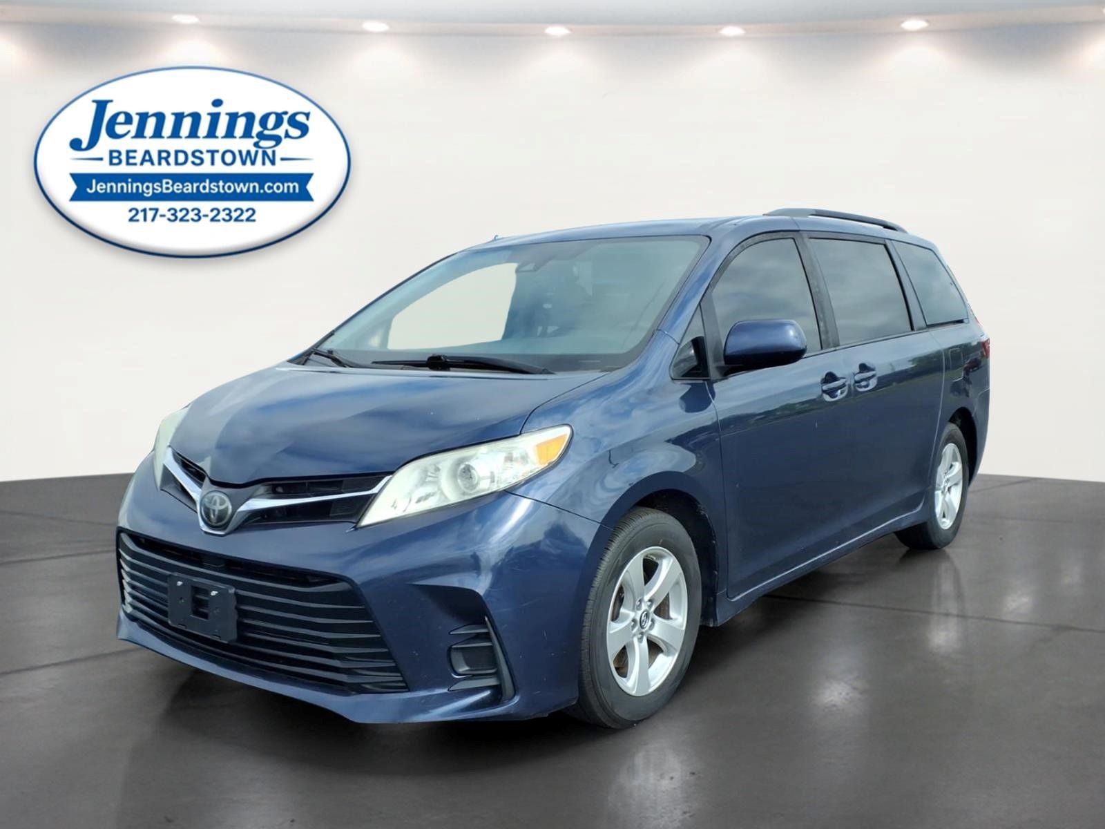 Used 2018 Toyota Sienna LE FWD image 1