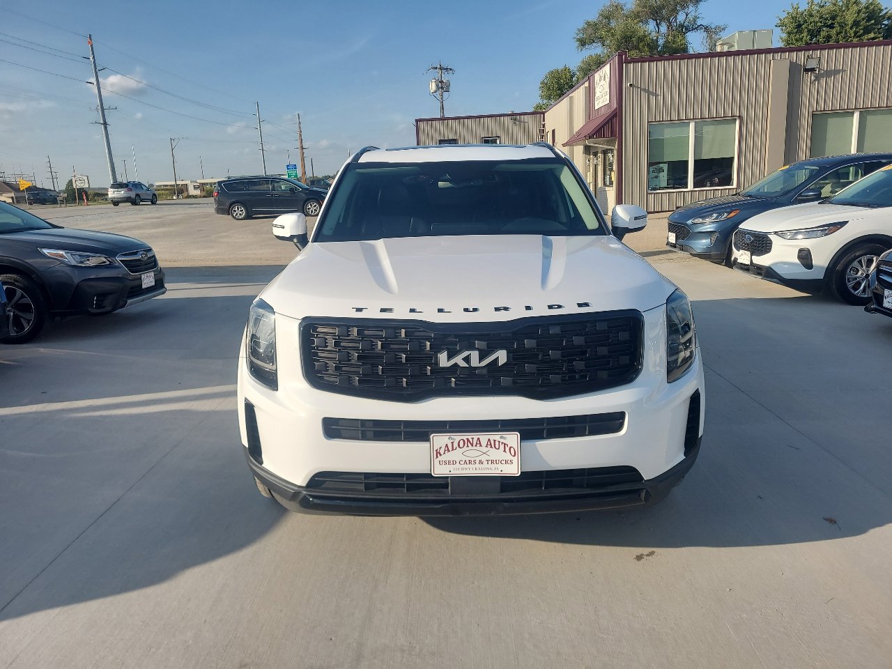 Used 2022 Kia Telluride EX w/ EX Premium Package image 3