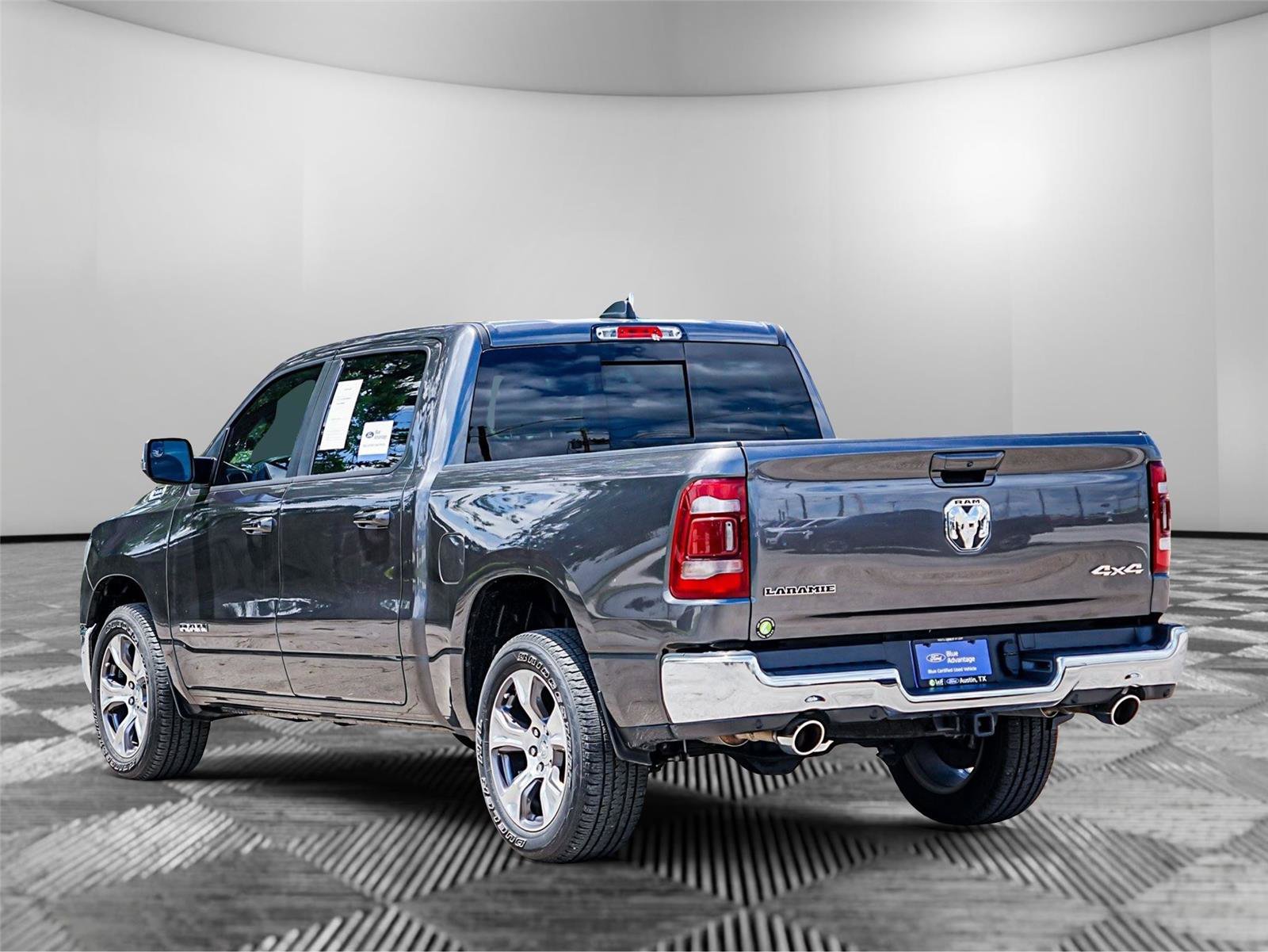 Used 2023 RAM 1500 Laramie AWD/4WD image 5