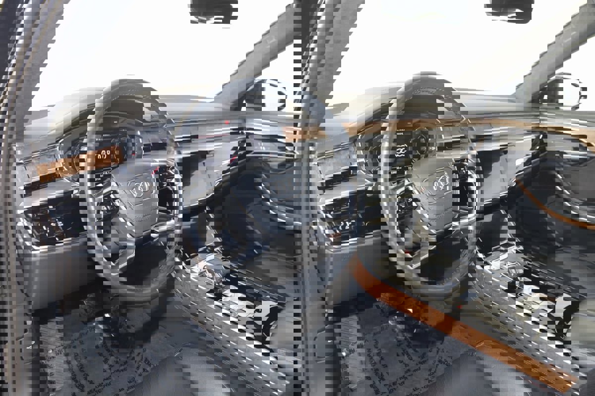 Used 2020 Audi A8 L 4.0T w/ Sport Plus Package image 32