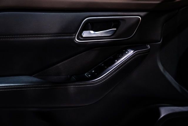 Used 2021 Nissan Rogue SV w/ Premium Package image 23