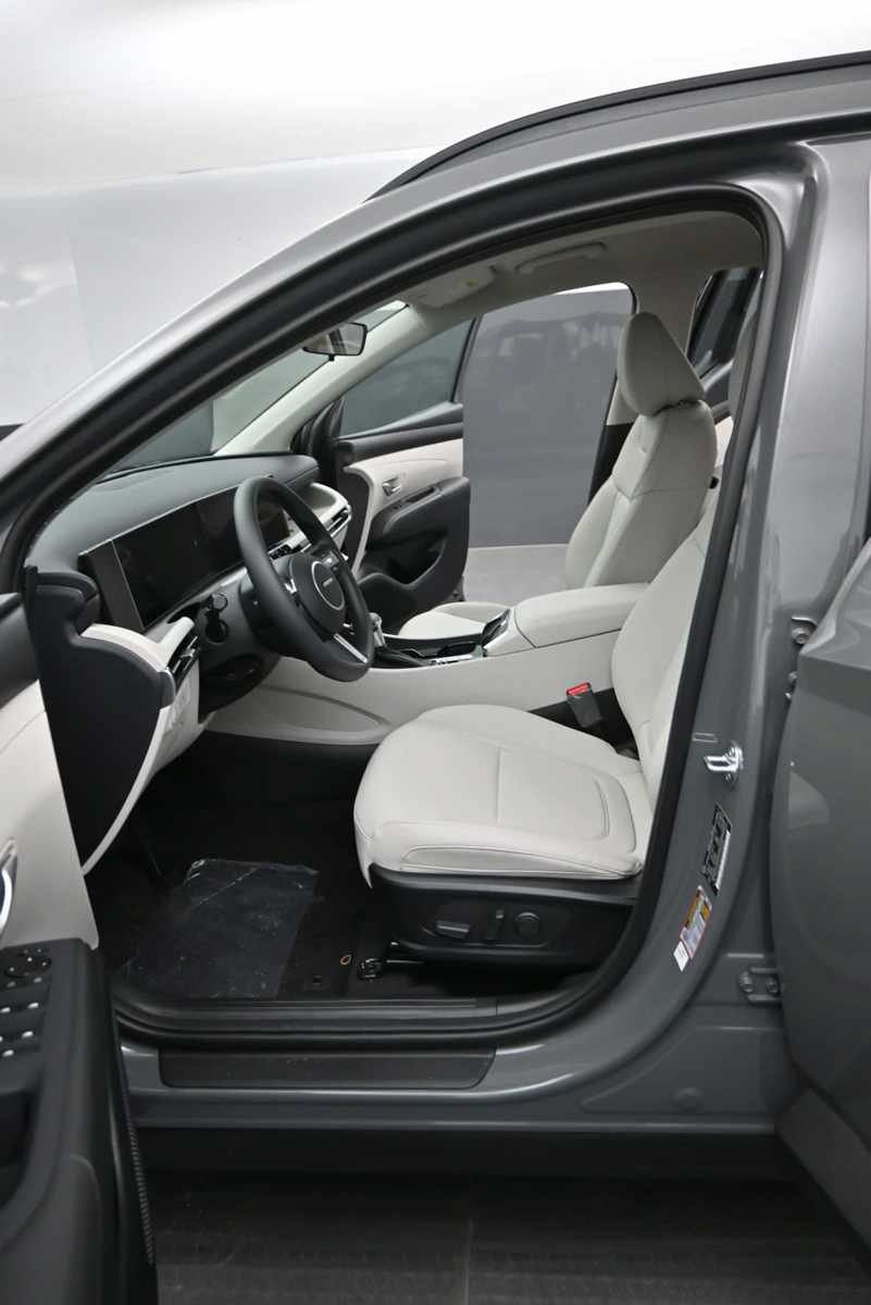 New 2026 Hyundai Tucson SEL Plus AWD/4WD image 16