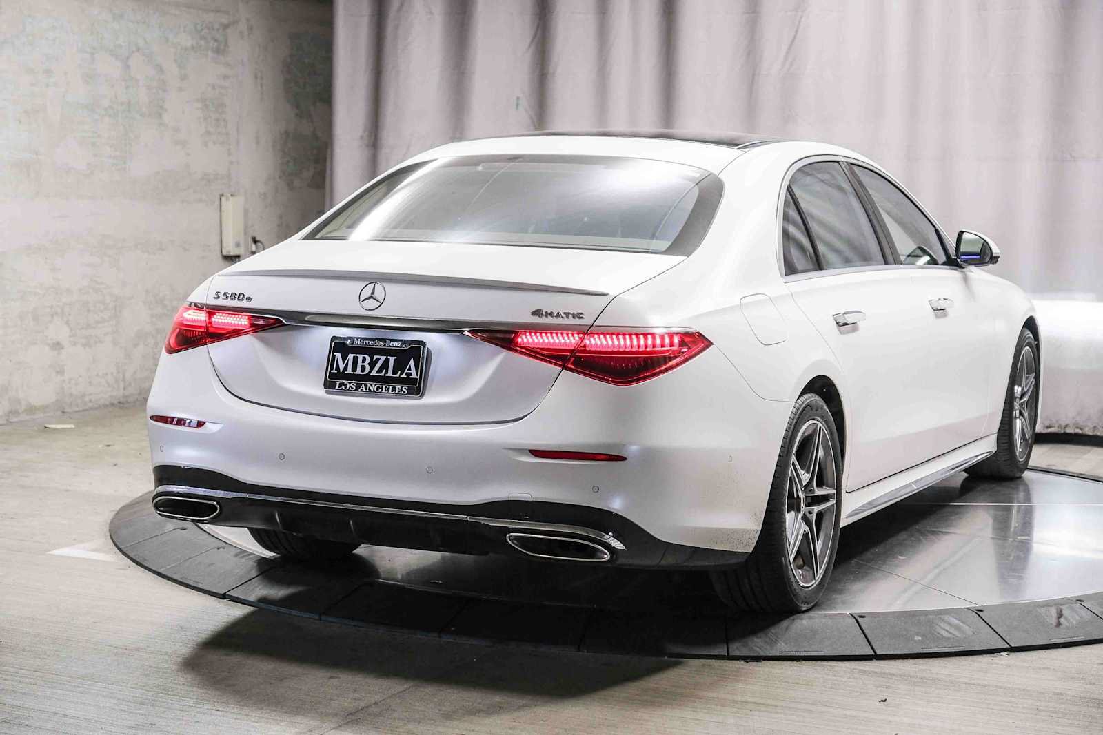 Certified 2024 Mercedes-Benz S 580e 4MATIC Sedan w/ AMG Line image 4