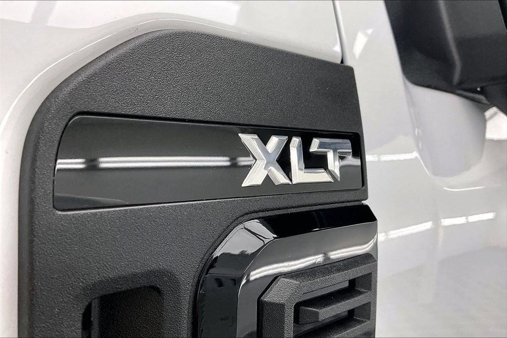 New 2026 Ford F250 XLT w/ XLT Premium Package AWD/4WD image 9