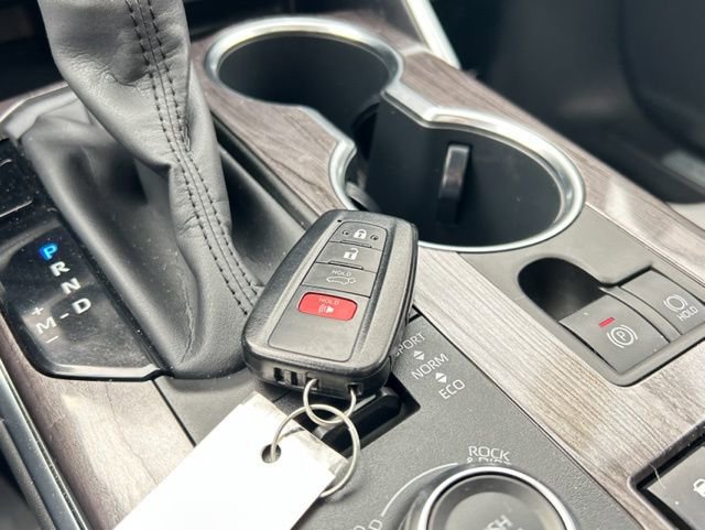 Used 2020 Toyota Highlander Limited image 53