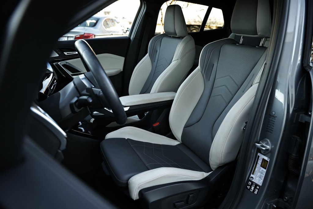 Certified 2025 BMW X2 xDrive28i w/ Technology Package image 22