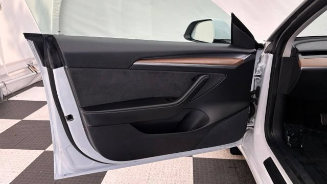 Used 2021 Tesla Model 3 Standard Range Plus RWD image 14