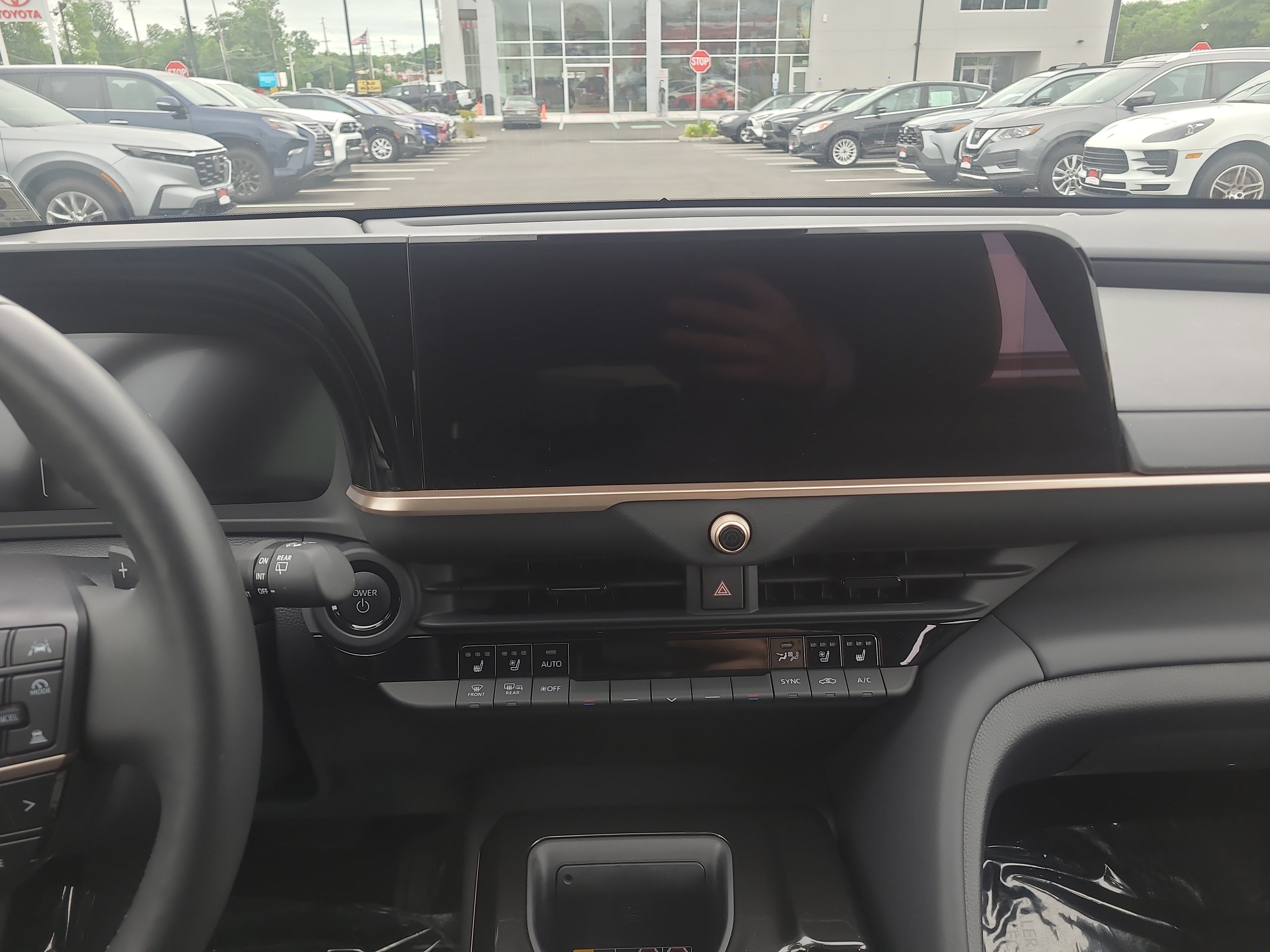 Certified 2025 Toyota Crown Signia AWD/4WD image 19