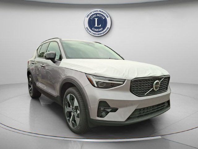 New 2026 Volvo XC40 B5 Plus w/ Protection Package Premier AWD/4WD image 2