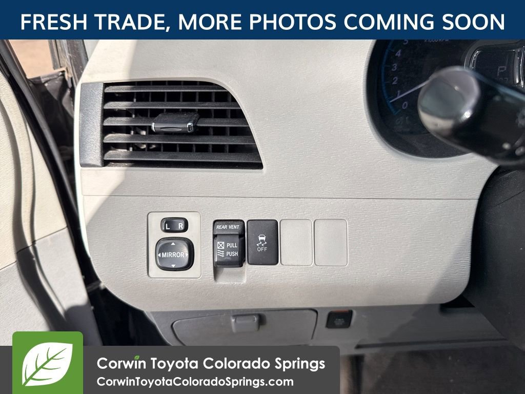 Used 2011 Toyota Sienna XLE AWD/4WD image 12
