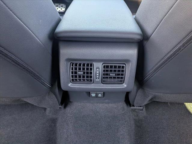 Used 2025 Toyota Camry SE image 13