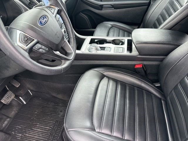 Used 2023 Ford Edge SEL AWD/4WD image 10