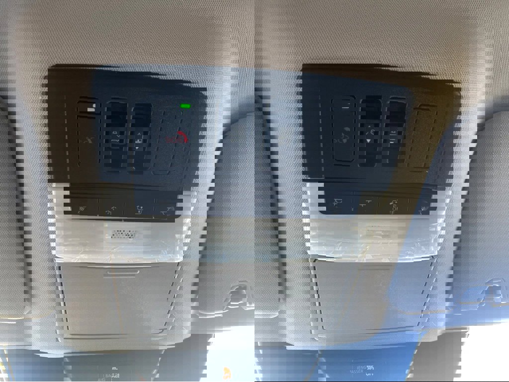 New 2025 Nissan Pathfinder SL w/ Lighting Package (N92) image 18