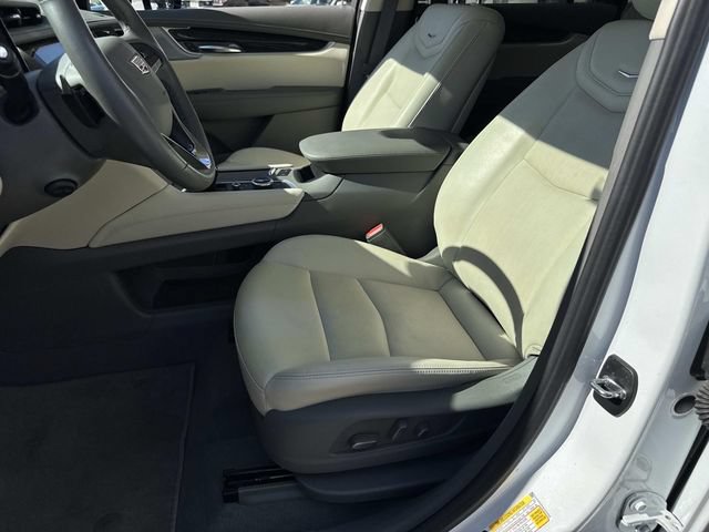 Certified 2023 Cadillac XT6 Premium Luxury w/ Technology Package FWD image 17