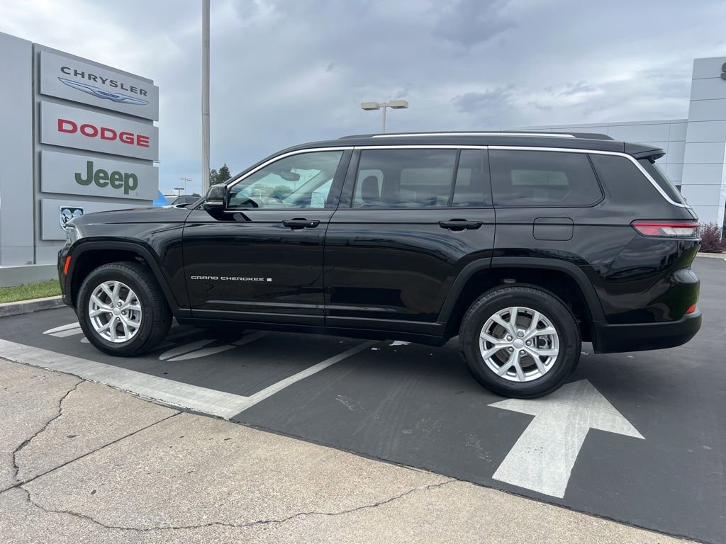 Used 2023 Jeep Grand Cherokee L Limited w/ Trailer Tow Group (B) AWD/4WD image 21