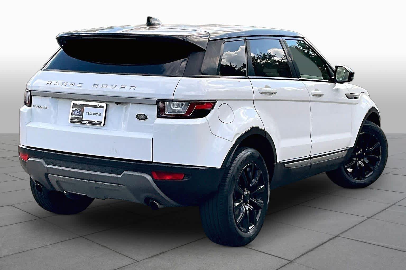 Used 2018 Land Rover Range Rover Evoque SE AWD/4WD image 13