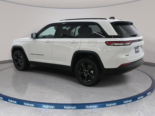 Used 2023 Jeep Grand Cherokee Altitude image 8