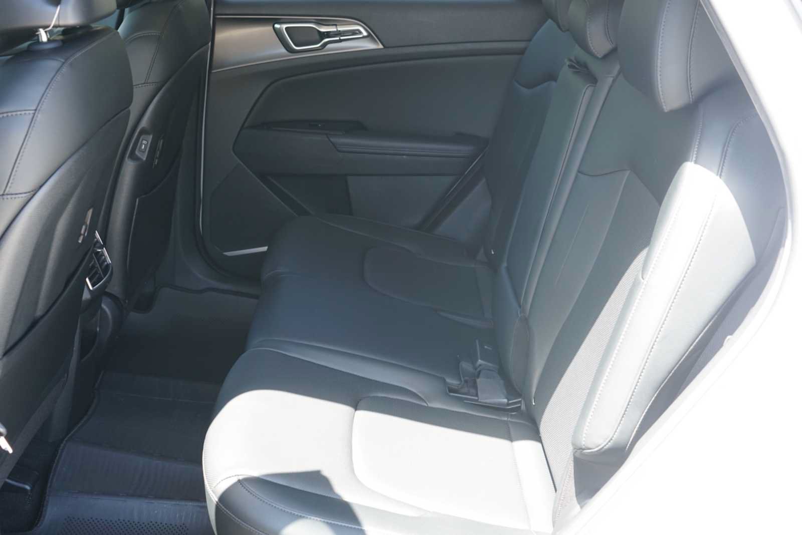 Certified 2023 Kia Sportage EX FWD image 18