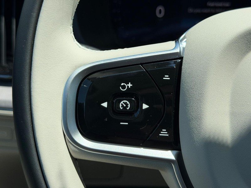 New 2026 Volvo XC90 T8 Ultra w/ Lounge Package AWD/4WD image 11