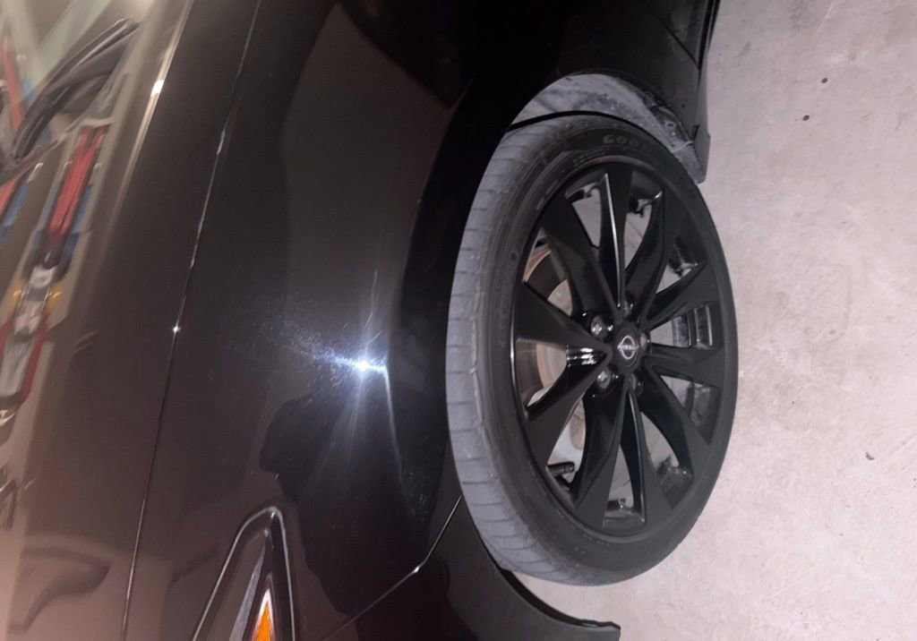 Used 2023 Nissan Maxima SR w/ Sport Mat Group FWD image 2