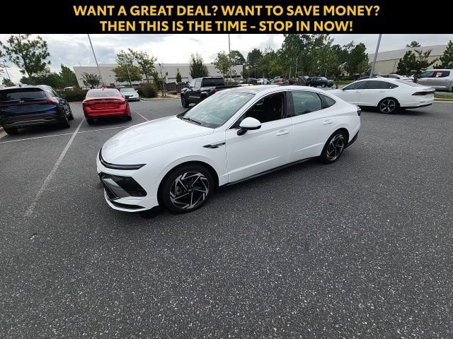 Used 2025 Hyundai Sonata SEL FWD image 5