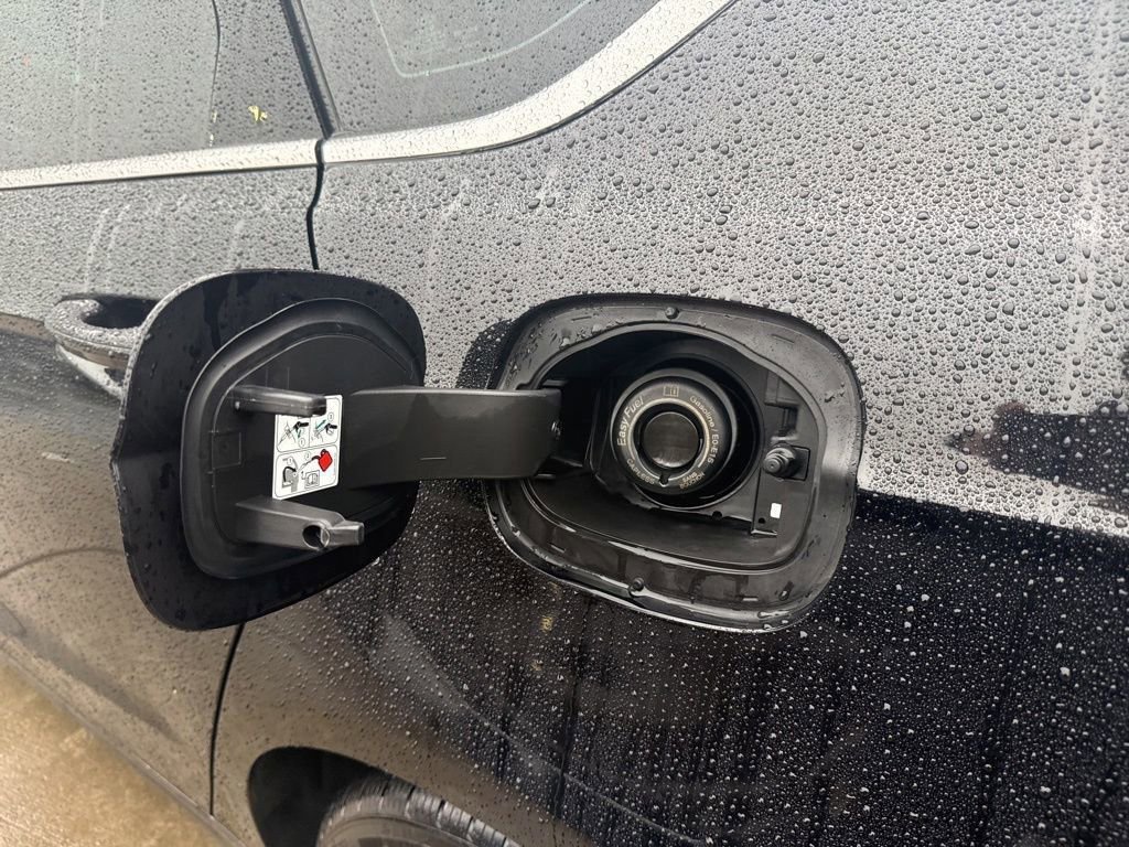 Used 2019 Ford Fusion SE image 16