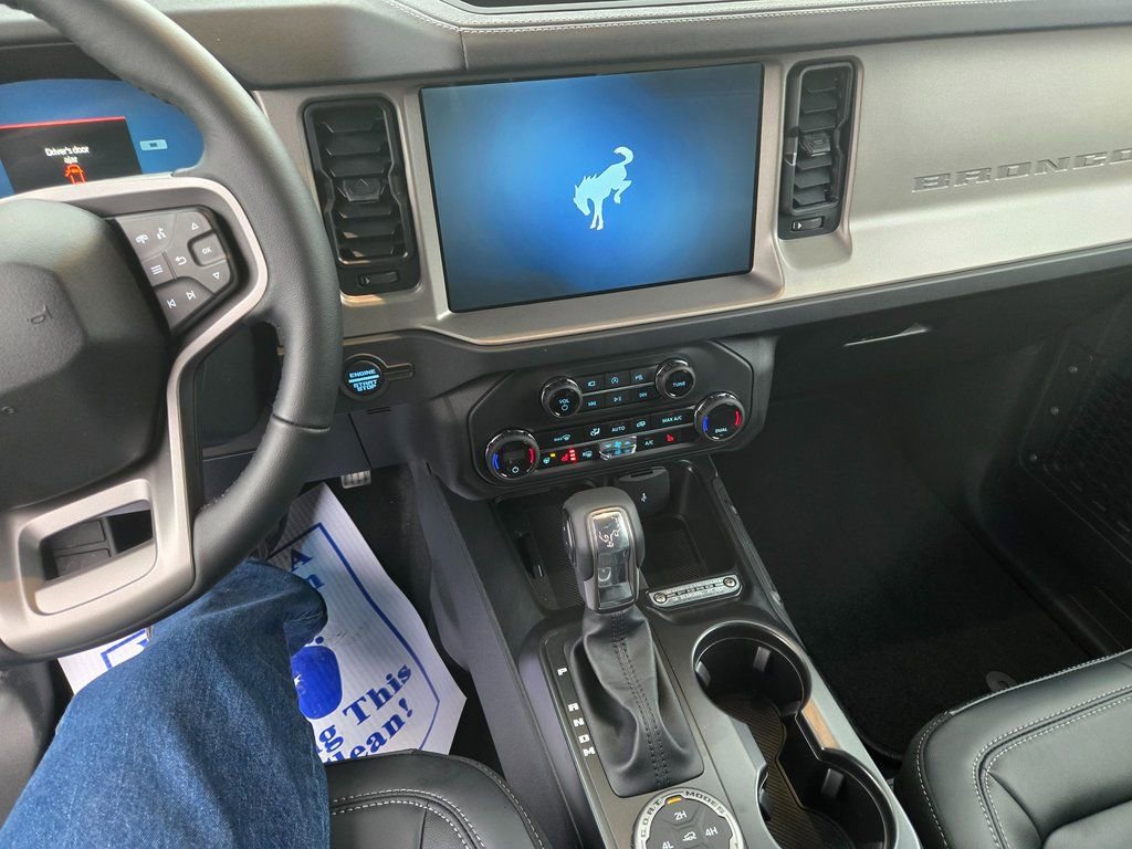 New 2025 Ford Bronco Outer Banks AWD/4WD image 9