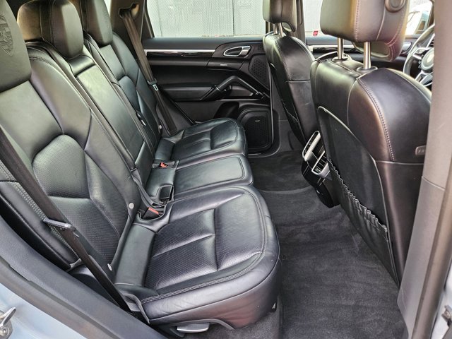 Used 2017 Porsche Cayenne Platinum Edition AWD/4WD image 20