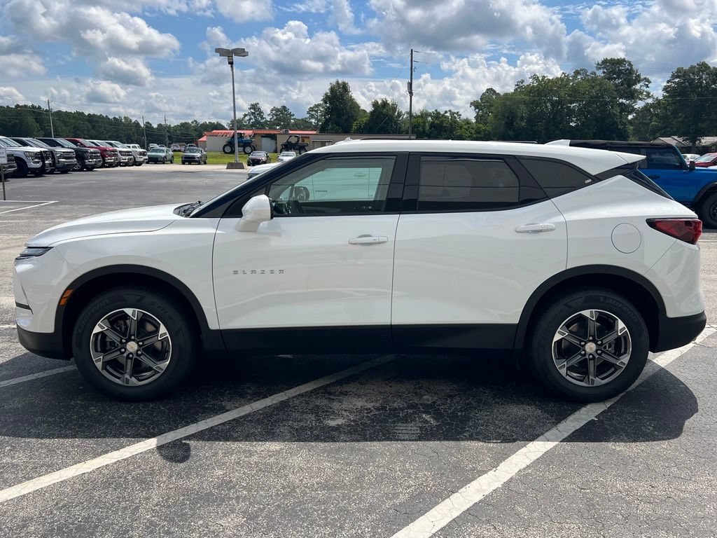 Used 2025 Chevrolet Blazer LT FWD image 25