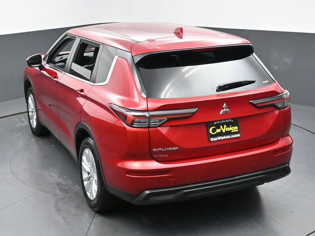 Used 2025 Mitsubishi Outlander ES image 38